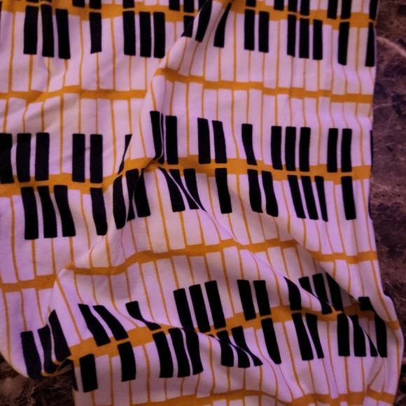 Lularoe Tall & Curvy MUSTARD PIANO KEYS Leggings 🦄 Multicolor Pattern TC - Picture 11 of 11